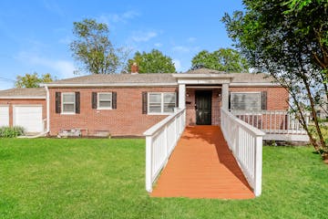 7 N Irwin St Indianapolis, IN 46219